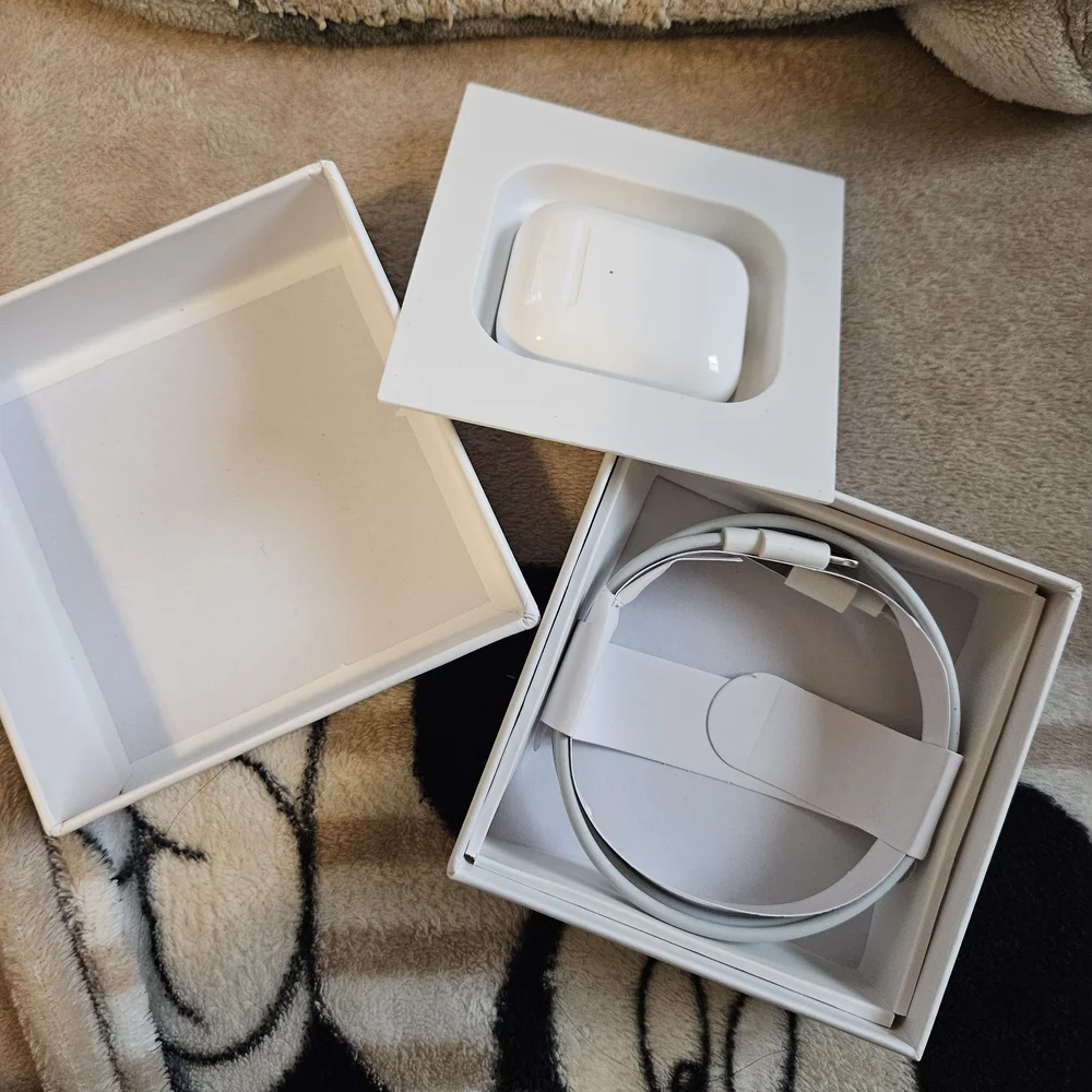 Apple AirPods Wireless Earbuds
